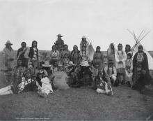 VRTT_FNP_1876_EN Black and white photo of a group of Indigenous people in Western Canada.